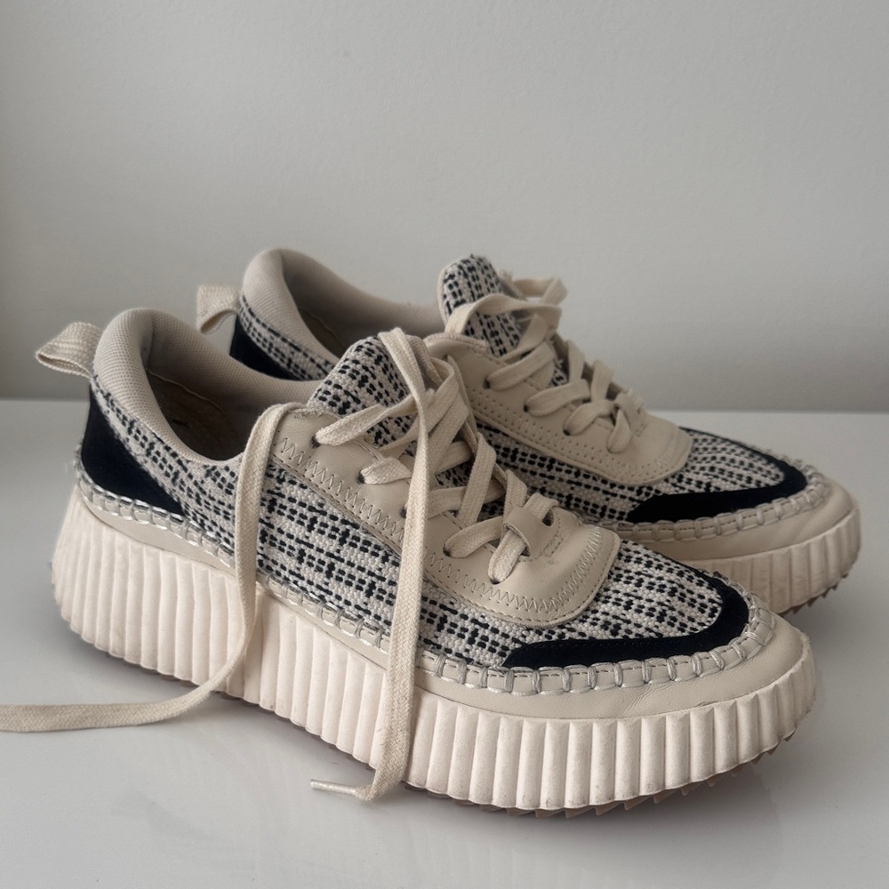 Dolce Vita Dolen Cream and Black Casual Shoes 7.5/8